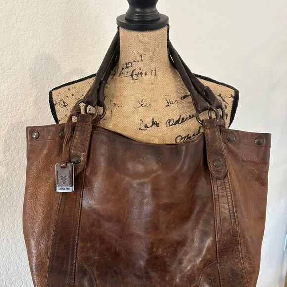 FRYE Melissa Brown leather large shoulder bag with a boho touch - Picture 7 of 16